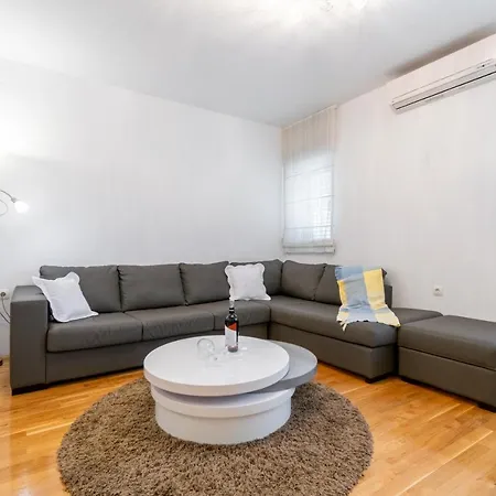 Prskalo Apartment *